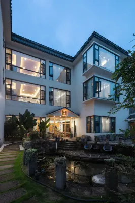Tengchong Nansu Mancheng Yongquan Private Tangmeisu Hoteles cerca de Dieshuihe Waterfall