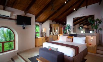 Coco de Mer Hotel and Black Parrot Suites