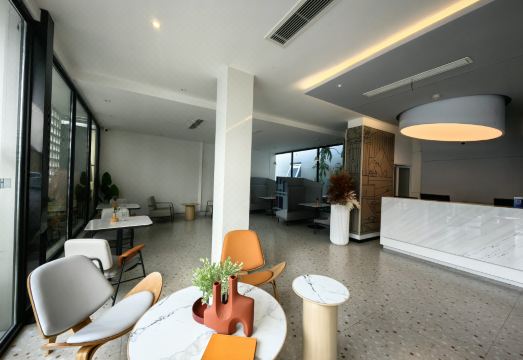 Motel Hotel (Yangzhou University Slender West Lake)Hotel Overview