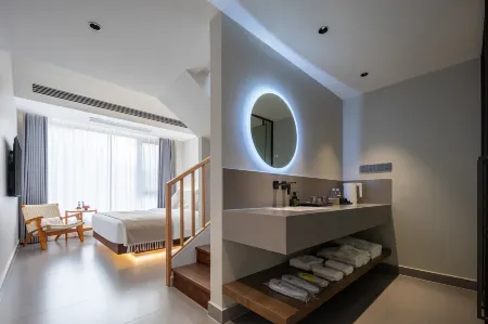 Mingxinjv Homestay (Jiuhua Mountain Roushen Baodian) Отели рядом с достопримечательностью «Zhiyuan Chenxi»