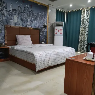 Fengqiu Sunshine Themed Homestay