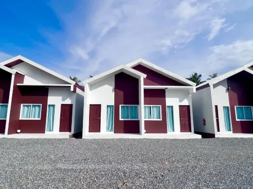 BM Beach Resort Hotels in La-ngu District