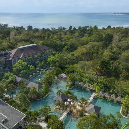 Mövenpick Resort & Spa Jimbaran Bali Отели рядом с достопримечательностью «Пляж Джимбаран»