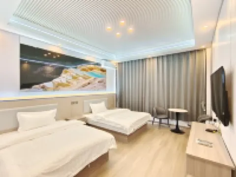 Tangji Hotel (Baishuitai Scenic Area) Hotels near White Water Terraces