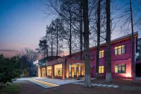 Wuhan Elegant Restaurant (Wuhan Gutian 4th Road Subway Station) Hotels near Hubei University of Police (North Campus)