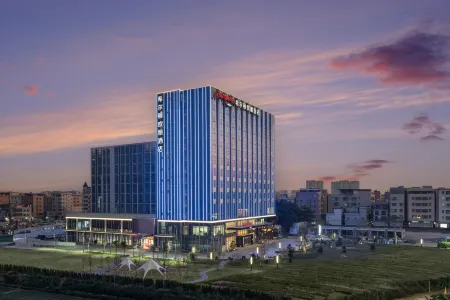 Hampton by Hilton Guangzhou Renhe Baiyun Airport Отели рядом с достопримечательностью «Guangdong Polytechnic Normal University (Baiyun Campus)»