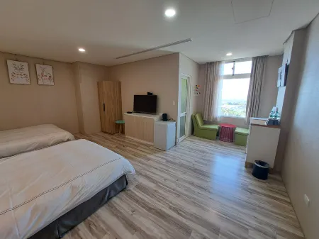 Star Moon Brigade Отели рядом с достопримечательностью «Fengyuan Ciyi Guan»