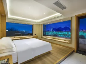 Venus Royal Hotel (Guilin Elephant Trunk Hill Sun and Moon Twin Towers)