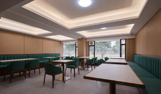 YULIA B&B HOMESTAY Отели рядом с достопримечательностью «TIT Creative Park»