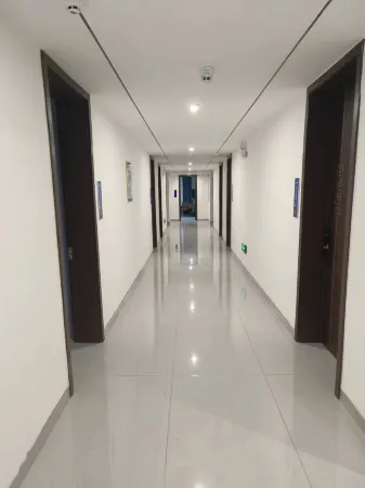 Fuliang Hongyuan Town Hotel (Luojiatan Bridge Branch) Отели рядом с Аэропорт Цзиндэчжень