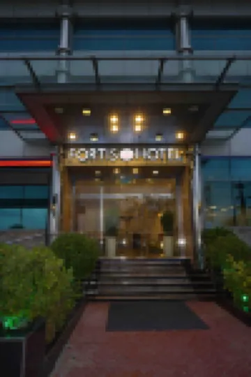 富查伊拉福爾蒂酒店 酒店