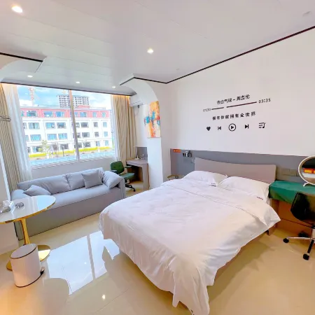 Baoshan Private Space Apartment (Qinghuahai Wetland Park)
