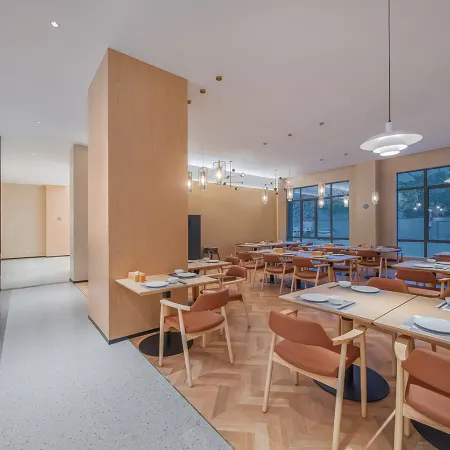 Country Inn & Suites by Radisson，Zhaoqing Sihui Dawang Square Hotel