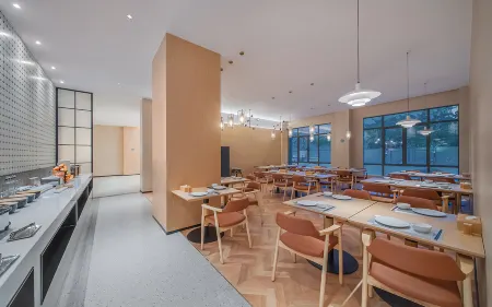 Country Inn & Suites by Radisson，Zhaoqing Sihui Dawang Square Hotel