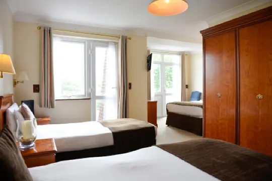 The Riviera Hotel & Apartments - Alum Chine