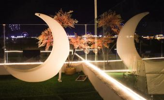 Yixi Xiaoju · Starry Sky Courtyard · Light Luxury Sojourn Guesthouse (Tekes Bagua City Branch)