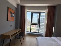 Ludao Light Luxury Homestay (Shangqiu Zhonghuan Plaza Railway Station)