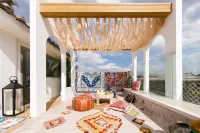 Dali Longkan Pier  Shiye Shiye Cafe Coco Designer Meisu (Moroccan rooftop) Hotels near Observation Deck of Longkan Wharf