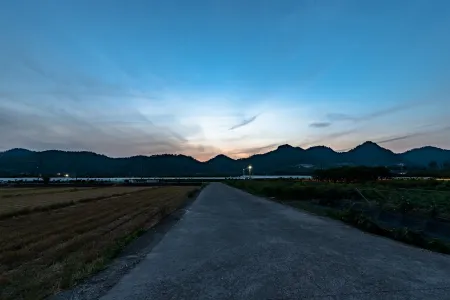 Flower Building · Jinyun Xiandu Shanshuiyun Homestay (Xiandu Scenic Area) Отели рядом с достопримечательностью «Small Chibi»
