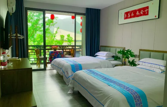 翠翠客棧（邊城茶峒景區店）