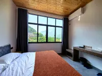 Guest Homestay Outside Fengjie Mountain Hotels near Qutang Gorge