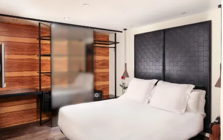 Small Luxury Hotels of the World - Gran Derby Suite
