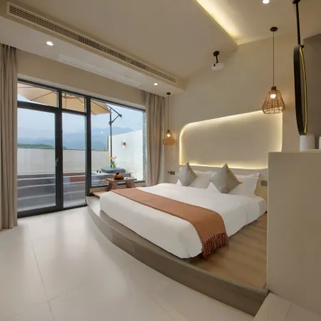 Huahai Hot Spring Hotel (Dujiangyan Scenic Area)