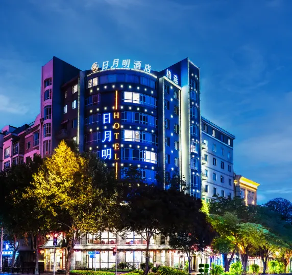 Riyueming Hotel · Select (Dalian 967 Hospital Gorky Road)