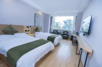 GreenTree Inn Smart Choice Hotel (Qingdao Railway Station Zhanqiao Tuandao Subway Station Branch)