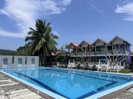 Capital O 91017 Tuba Beach Resort @ Pulau Tuba Отели рядом с достопримечательностью «Duyong Island»