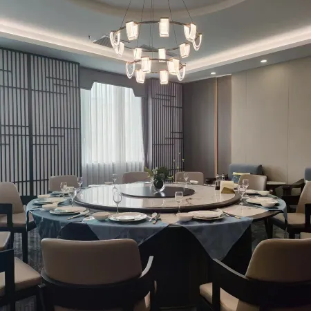 Baicheng Hotel