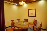 Longfengshan Ancient Town Ruixiangyuan Homestay Các khách sạn ở Y Xuyên