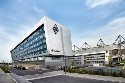 H4 Hotel Mönchengladbach im Borussia-Park Hotels in der Nähe von Friedhof Lürrip 1888 - 1956