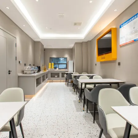 7Days Inn Hotel (Xinyang Luoshan Passenger Transport Station)