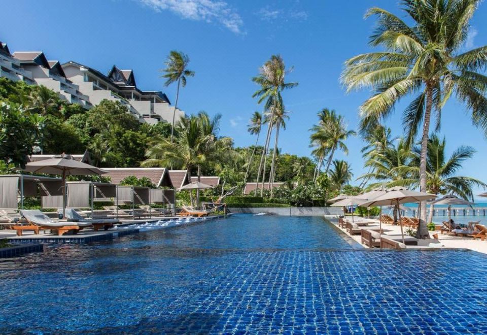 1. Luxury B..