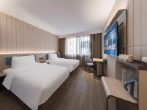 HanTing Hotel (Xiangyang Gucheng Yufeng Century Plaza) Hotels in Gucheng