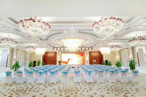 Auspicious Hotel Business Facilities Photos