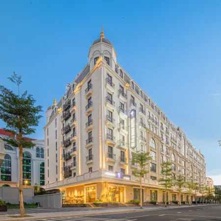 TK Phu Quoc Hotel - Grand World Phu Quoc Отели рядом с достопримечательностью «Van beach»