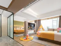 Madison Hotel (Erhai Lake Park Dali) Hotels near Dali Railway Station