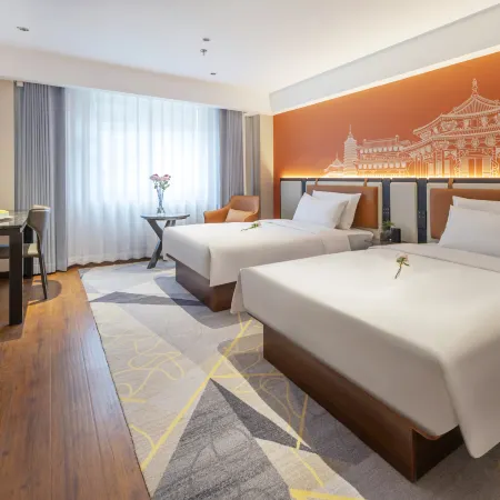 Romantic Season Middle Street Hotel (Shenyang Zhongjie Palace Museum Joy City Store)