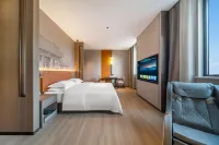 Yue Wutong X Hotel (Xuchang Fat Donglai Times Square Cao Wei Ancient City)