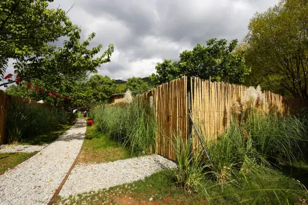 Qiege (Wuliangshan) Wild Luxury Campsite Отели рядом с достопримечательностью «Nanjian Tulin»