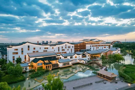 Arcadia Village Hotel Отели рядом с достопримечательностью «Wu Village»