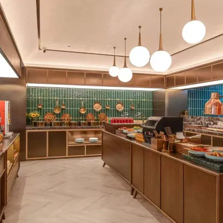 Orange Hotel (Pingdingshan Lingyun Road Bailuzhou)