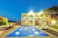 Yunqi Fenglinli Pool Resort Homestay (Yanji Chaoyangchuan Airport High speed Railway Station Branch)