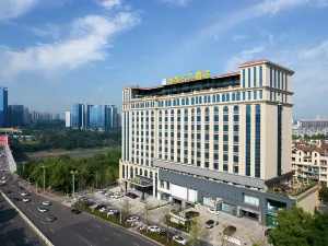 Eshine East Hotel
