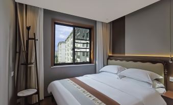 Urban Garden Hotel (Tengchong Qiluo Ancient Town)