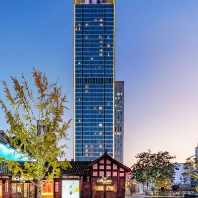 晶融匯·雲曦天際S公館（成都春熙路太古裏店） 鄰近春熙路的酒店