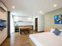 First Studio Hotel Da Nang Hotel dekat Marble Moutain