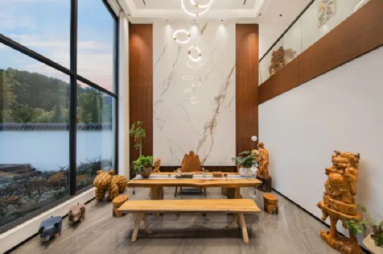 Tonglu Cangqiongjingshe Homestay Отели рядом с достопримечательностью «Huxiaoxia Riptide Adventure»